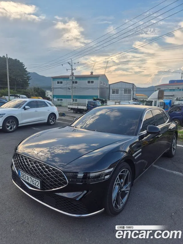 Фотография автомобиля — Genesis G90 RS4