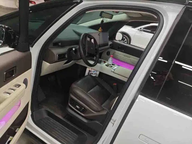 Li Auto MEGA — Фото автомобиля 5