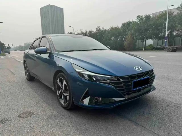 Hyundai Elantra — Фото автомобиля 3