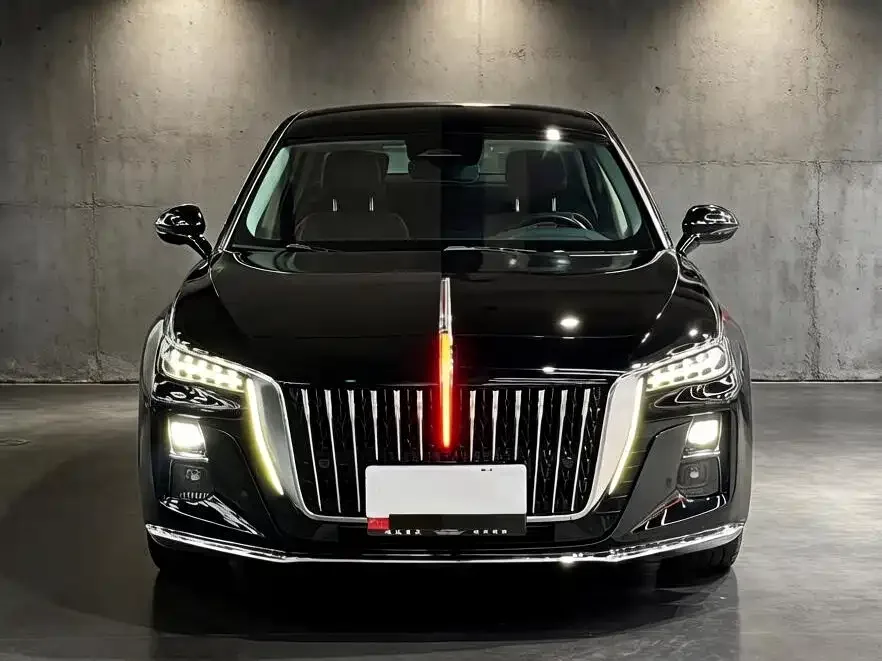 Hongqi Hongqi H5 2023 2.0T Auto Smart Connect Flag Comfort — Фото автомобиля 2