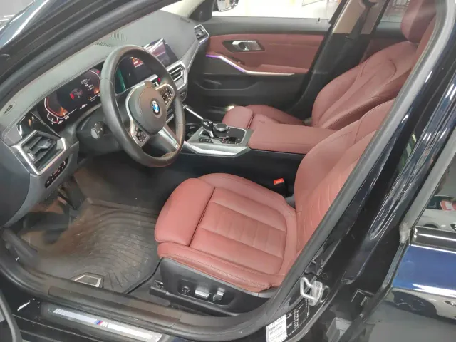 BMW BMW 3 Series 2020 330i M Sport Blackout Package — Фото автомобиля 5