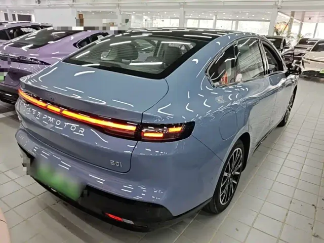 Leapmotor B01 — Фото автомобиля 6