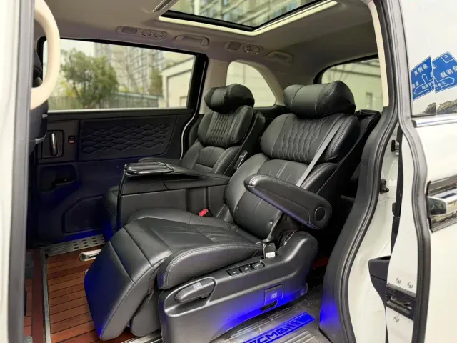 Honda Elysion — Фото автомобиля 11