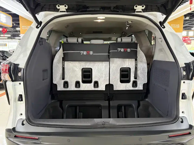 Toyota Granvia — Фото автомобиля 13