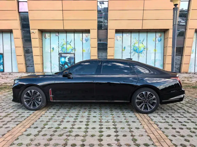 Hongqi H9 — Фото автомобиля 19