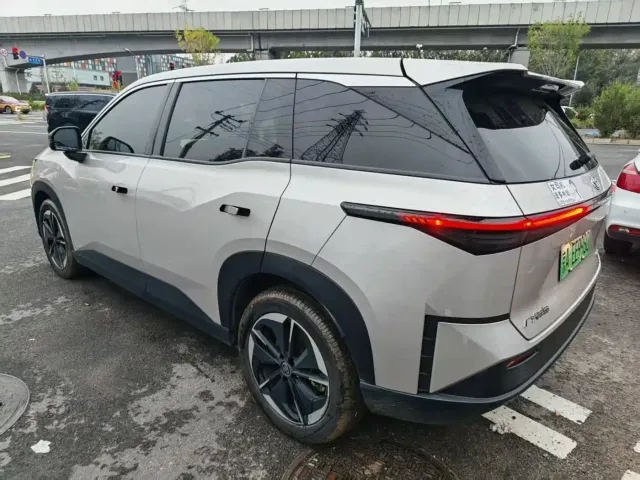 Toyota BoZhi 3X — Фото автомобиля 2