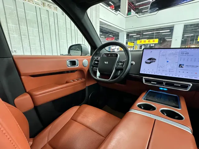 Li Auto L6 — Фото автомобиля 11
