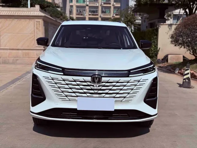 Changan CS75 Plus — Фото автомобиля 2