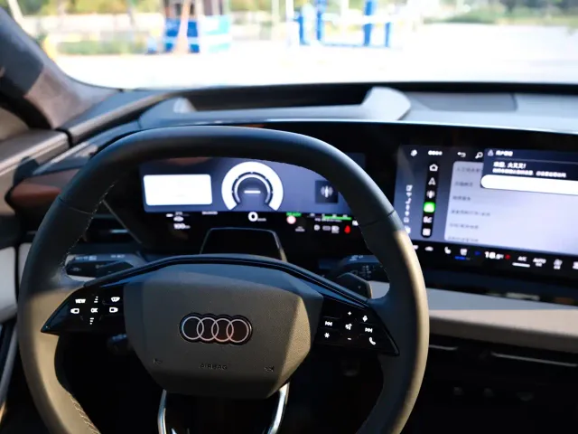 Audi Q6L e-tron — Фото автомобиля 5