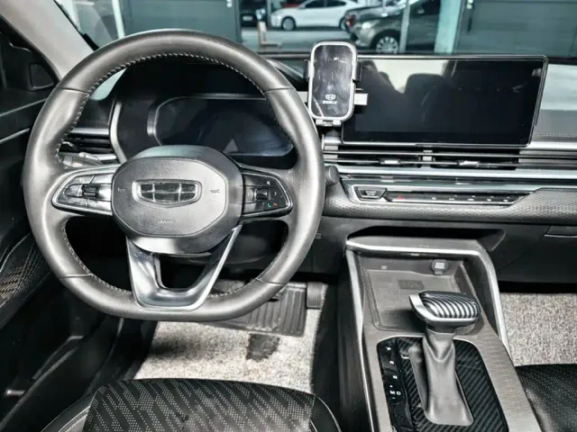 Geely Emgrand — Фото автомобиля 14