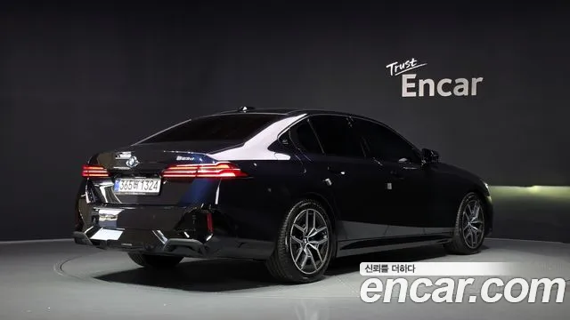BMW 5 Series G60 — Фото автомобиля 2