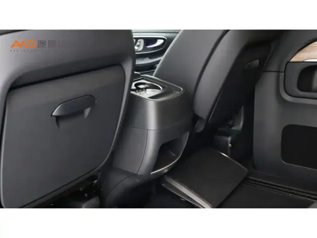 Mercedes-Benz V-Class — Фото автомобиля 10