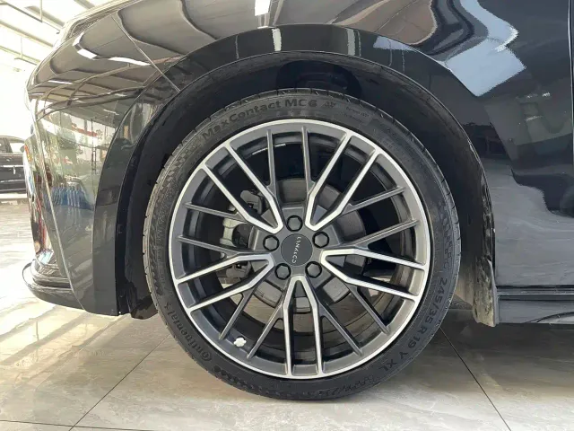 Lynk & Co 03 — Фото автомобиля 17