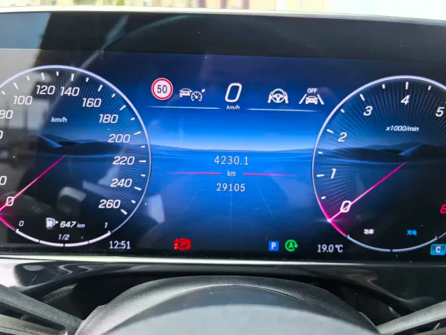 Mercedes-Benz E-Class — Фото автомобиля 10