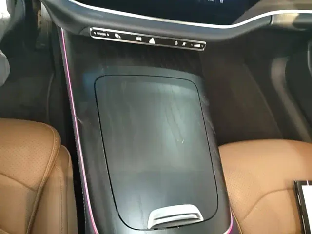 Mercedes-Benz E-Class — Фото автомобиля 18