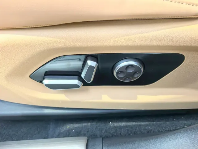 Aito M5 — Фото автомобиля 6
