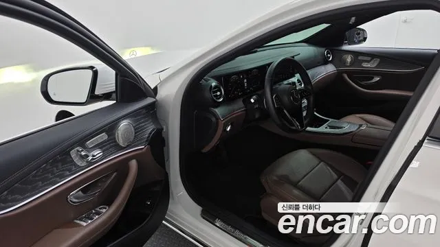 Mercedes-Benz E-Class E-класс W213 E350 4MATIC Exclusive — Фото автомобиля 10