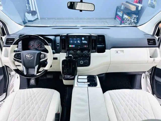 Toyota HIACE — Фото автомобиля 8