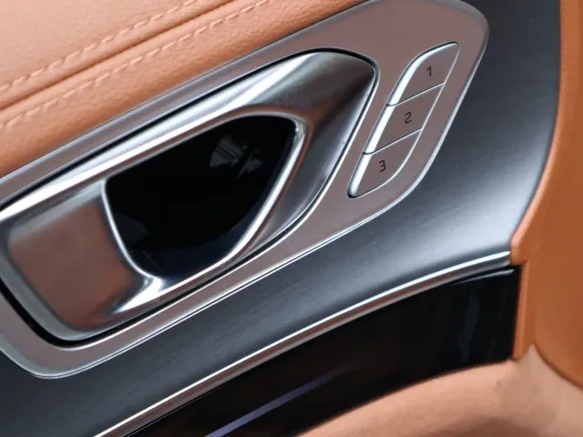 Hongqi H9 — Фото автомобиля 15