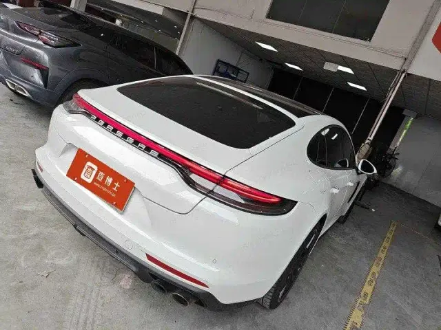 Porsche Panamera — Фото автомобиля 4