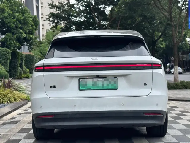 Li Auto i6 — Фото автомобиля 6