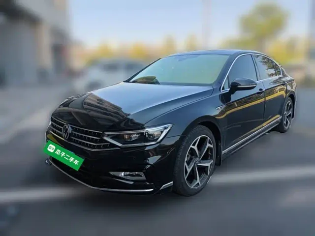 Фотография автомобиля — Volkswagen Magotan