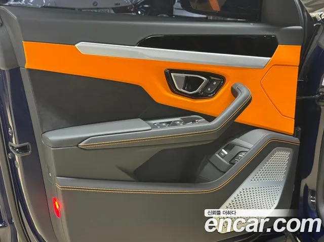 Lamborghini Urus — Фото автомобиля 15
