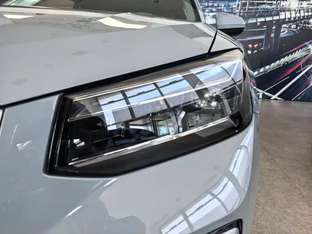 Audi Q2L — Фото автомобиля 3