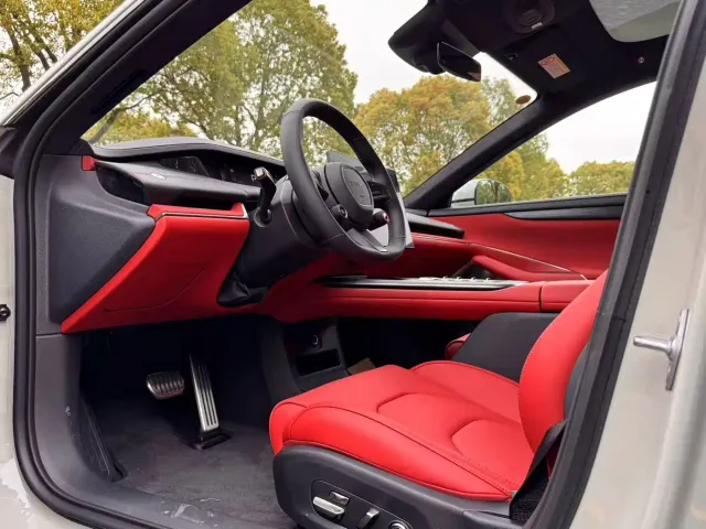 Xiaomi SU7 — Фото автомобиля 5