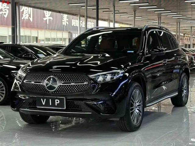 Фотография автомобиля — Mercedes-Benz GLC-Class