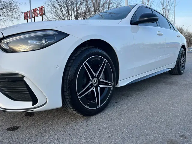 Mercedes-Benz C-Class — Фото автомобиля 4