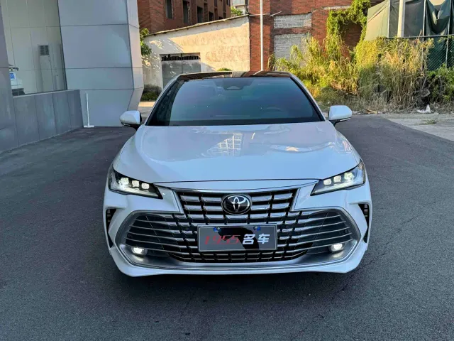 Toyota Avalon — Фото автомобиля 2
