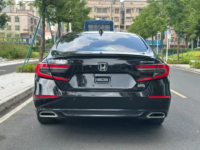 Honda Accord — Фото автомобиля 8