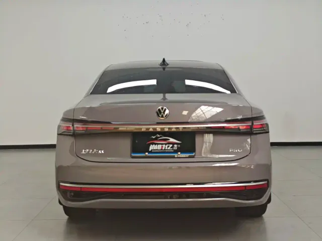 Volkswagen Passat — Фото автомобиля 5