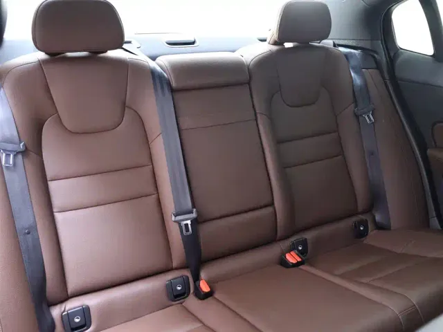 Volvo S60 — Фото автомобиля 22
