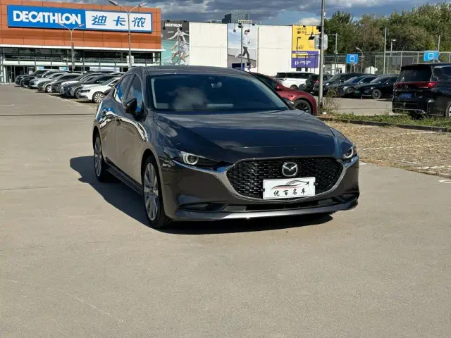 Mazda Axela — Фото автомобиля 3