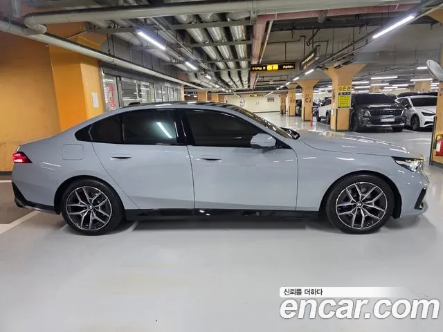 BMW 5 Series G60 — Фото автомобиля 5