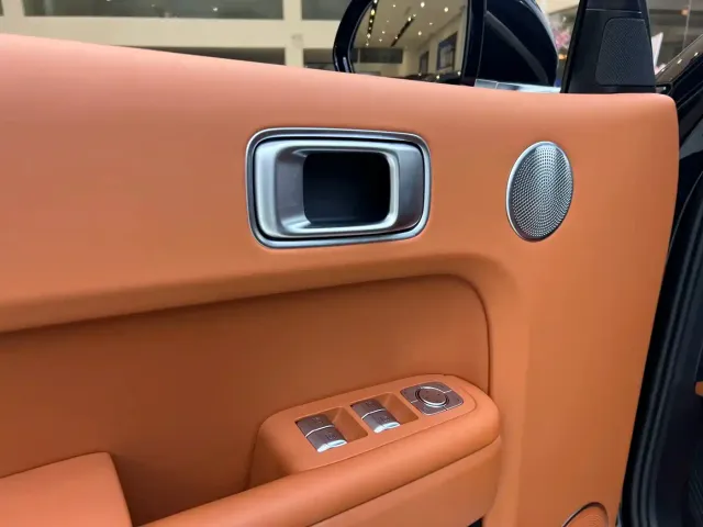 Li Auto L8 — Фото автомобиля 17