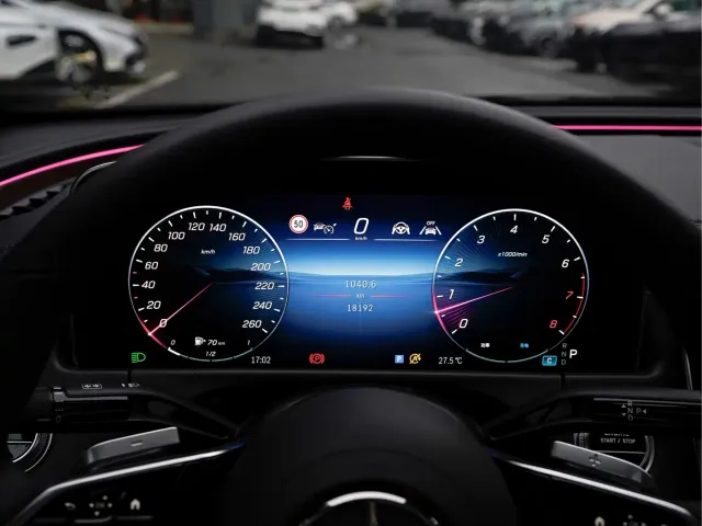Mercedes-Benz E-Class — Фото автомобиля 9