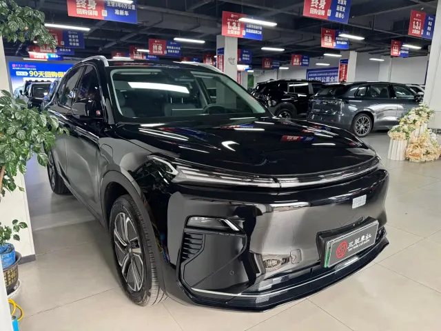 Geely Galaxy Starship 7 EM-i — Фото автомобиля 3