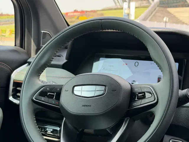 Geely Haoyue L — Фото автомобиля 18
