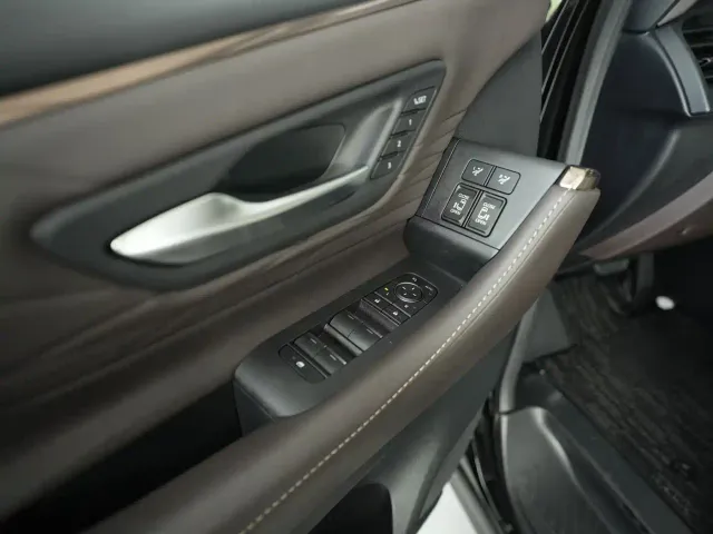 Toyota Alphard — Фото автомобиля 5