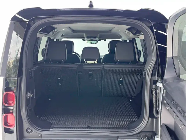 Land Rover Defender — Фото автомобиля 21