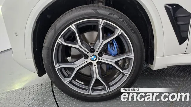 BMW X5 xDrive 40i M Sport — Фото автомобиля 5