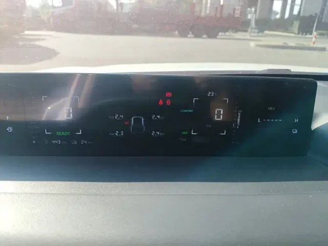 Changan Qiyuan A05 — Фото автомобиля 10