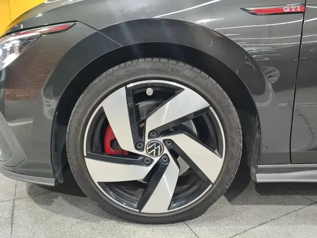Volkswagen Golf GTI — Фото автомобиля 15