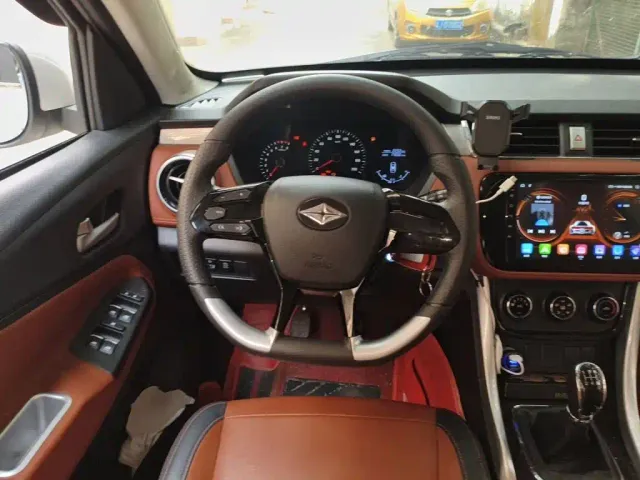 BAIC Ruixiang X3 — Фото автомобиля 11