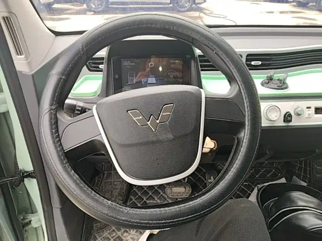Wuling Hongguang Mini EV — Фото автомобиля 10