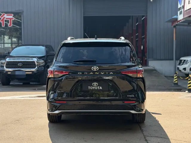 Toyota Granvia — Фото автомобиля 5