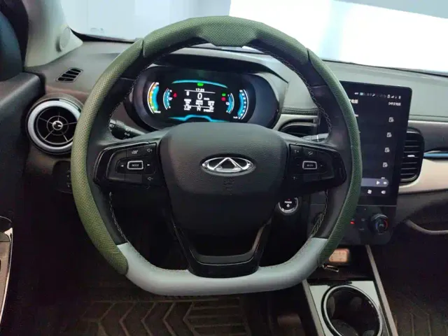 QQ New Energy Little Ant 2024 Youth Edition 251km True Love Version 23.99kWh — Фото автомобиля 15